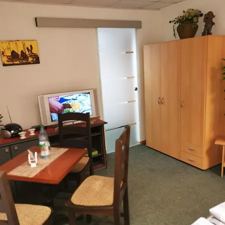 アパート Gaestezimmer- Und Ferienzimmer Am Gewoelbekeller