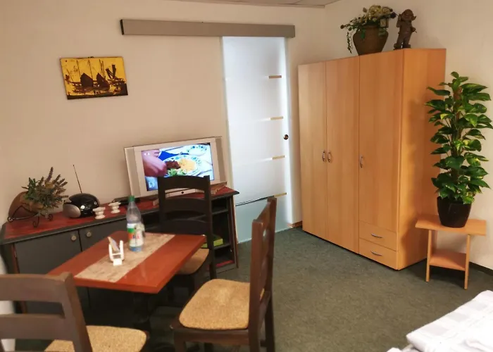 Apartment Gaestezimmer- Und Ferienzimmer Am Gewoelbekeller