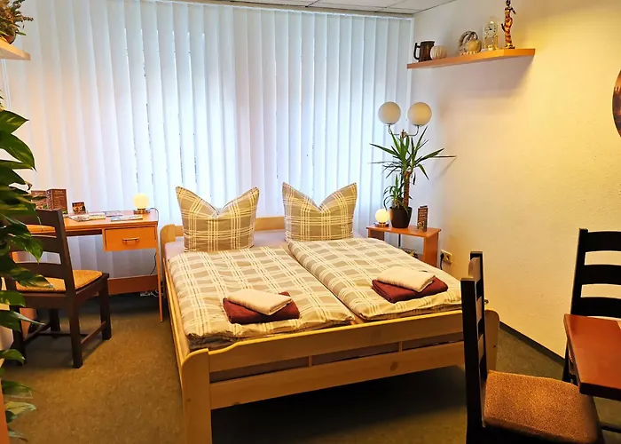 Gaestezimmer- Und Ferienzimmer Am Gewoelbekeller Apartment *